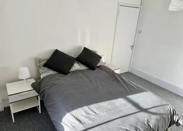 Chelsea Large 2 Bed 2 Bath Sydney Street Sw3
